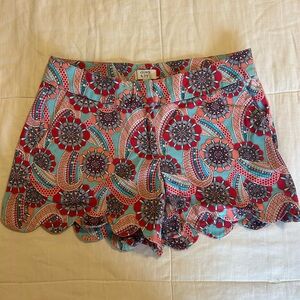 crown & ivy Coral and Turquoise Floral Scallop-Hem Shorts